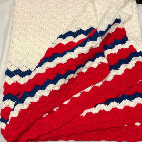EUC 55”x60” red white and blue crochet throw - Picture 1 of 4